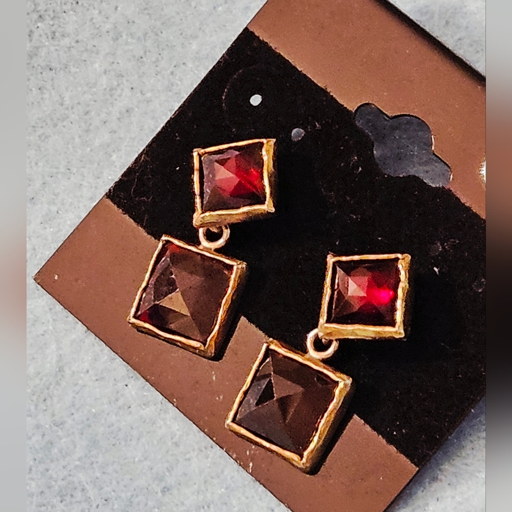 YAM Jewelers Israel Garnet 2-Tone 925 SS Square Cut Dangle Earrings 1"Drop